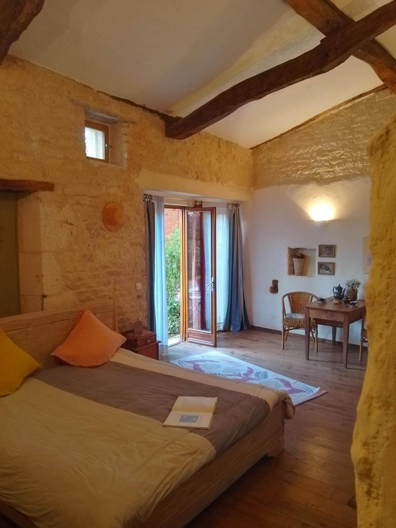 Bastida De Beata Bed & Breakfast Noailles  Eksteriør bilde